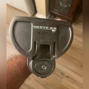 Odyssey White Ice 2-ball Putter